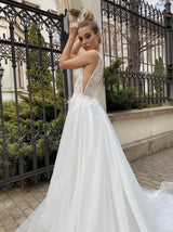 Botanic Lace beach wedding dress with feathers