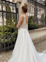 Botanic Lace beach wedding dress with feathers