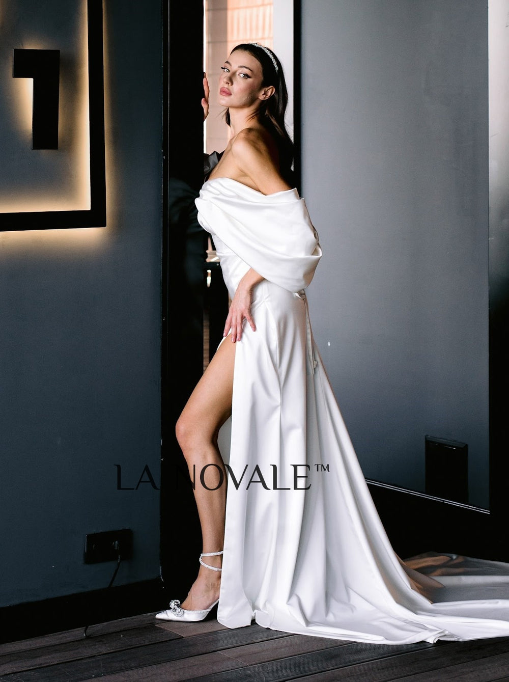Old Hollywood glam wedding dress – La Novale Atelier