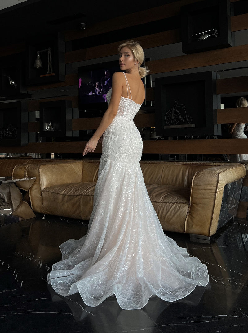 Beaded lace trumpet wedding dress La Novale Atelier Beaded lace trumpet wedding dress La Novale Atelier