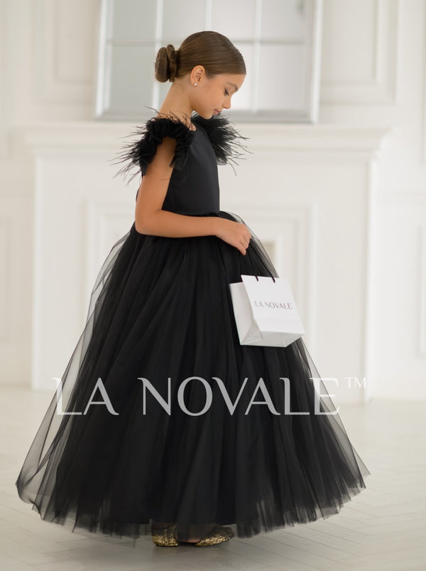 Minimal chic flower girl dress in black – La Novale Atelier