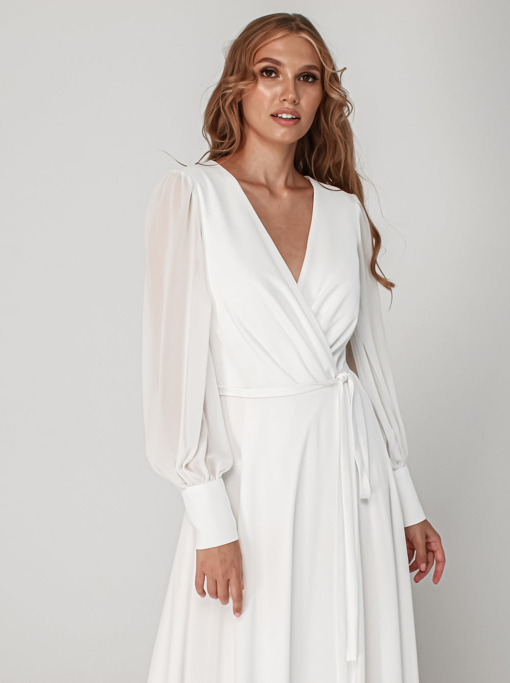 Bishop sleeve wrap wedding dress in chiffon – La Novale Atelier