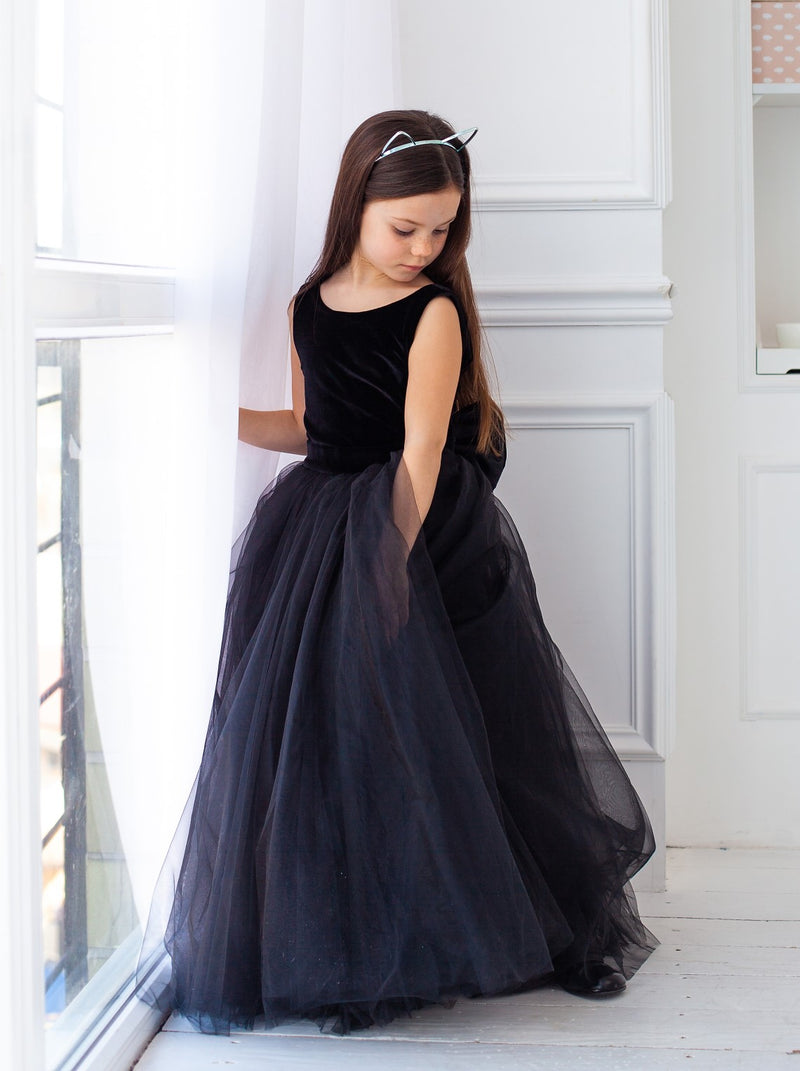 Retro inspired velvet junior bridesmaid dress in black Retro inspired velvet junior bridesmaid dress in black