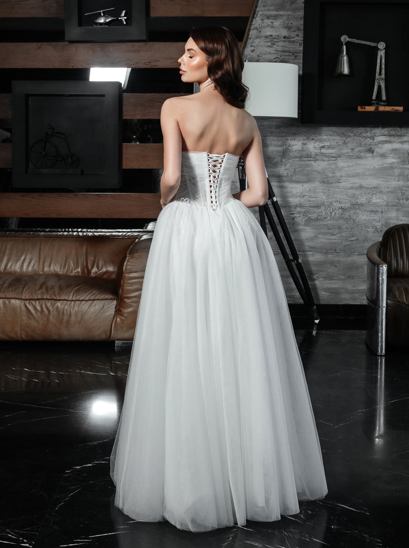 Basque waist pleated tulle corset wedding dress