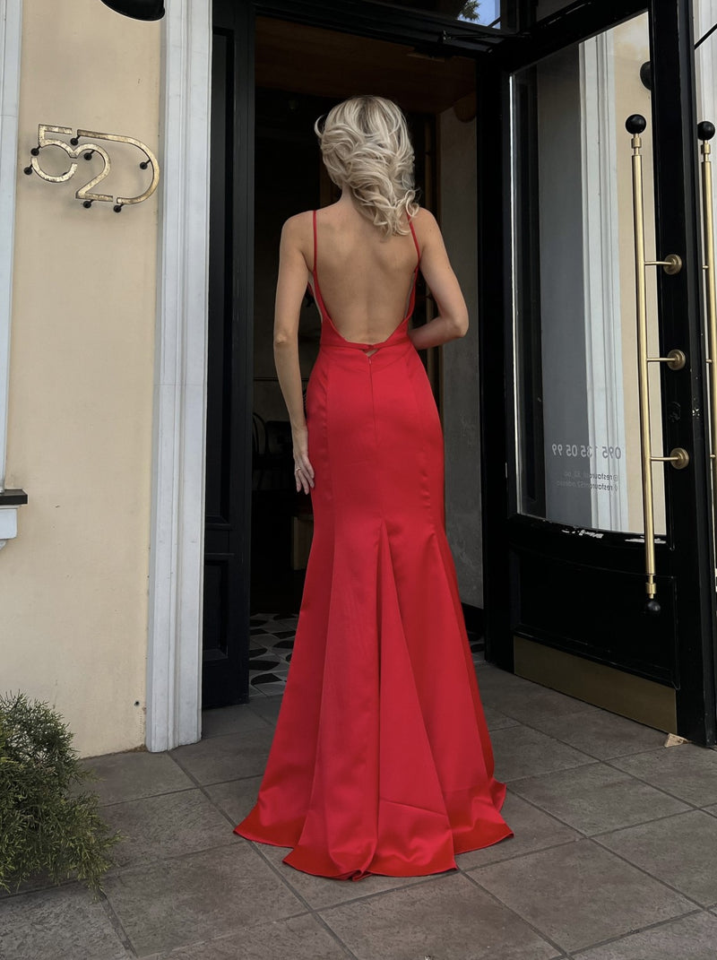 Spaghetti straps backless evening gown La Novale Atelier Spaghetti straps backless evening gown La Novale Atelier