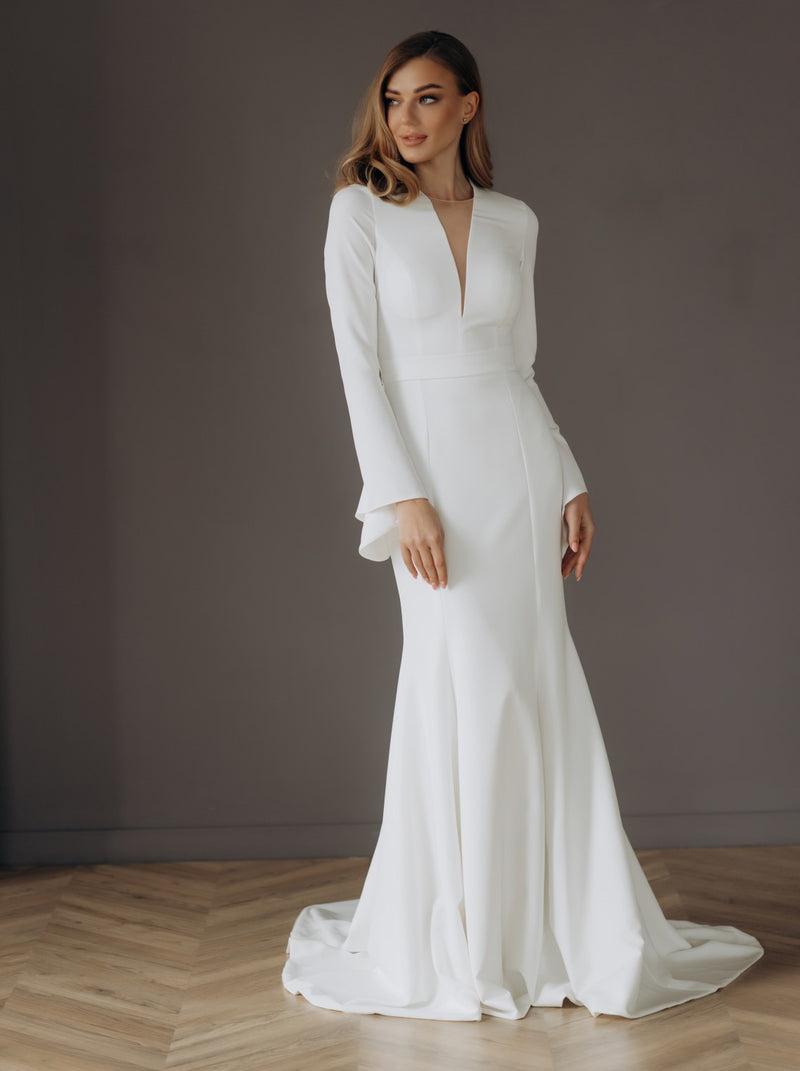 Retro inspired casual wedding dress with trumpet sleeve